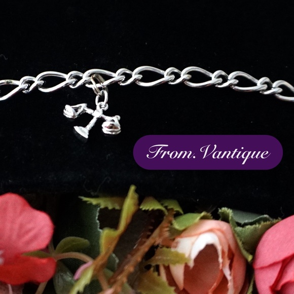 ⚪ VINTAGE Silver Libra Charm Silver Chain Bracelet 📿 - Picture 2 of 6